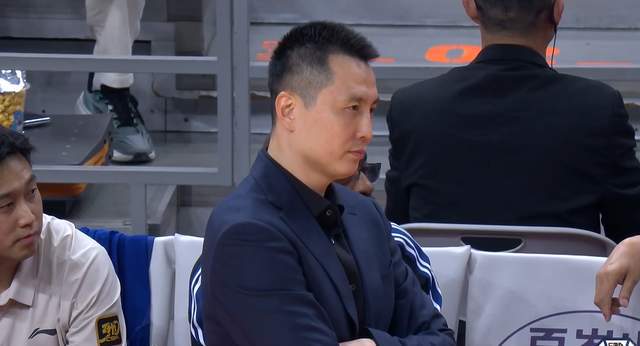 kaiyun-领头羊内线双核受伤,辽宁队锁定季后赛,山东2连败后遭遇新难题