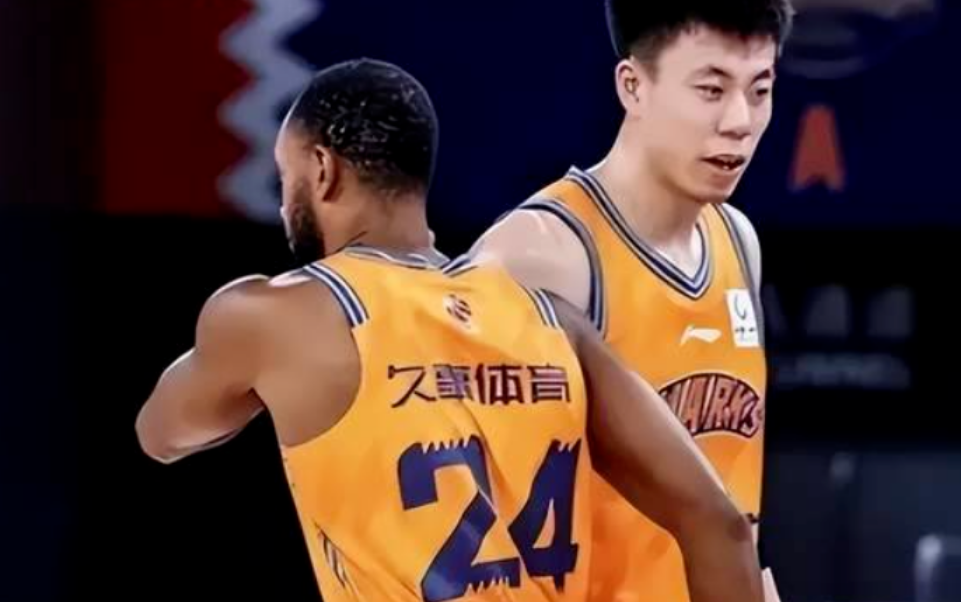 开云-辽宁男篮动态速递!赵继伟随队出发男篮热身赛,球队要求球员全员回归,已收到多份外援报告